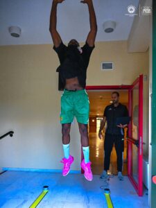 61C384C4-01FF-425B-8285-3EBF39FCE91F 61C384C4-01FF-425B-8285-3EBF39FCE91F